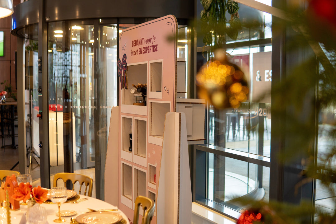 Unieke cadeaupresentatie voor Team Eiffel