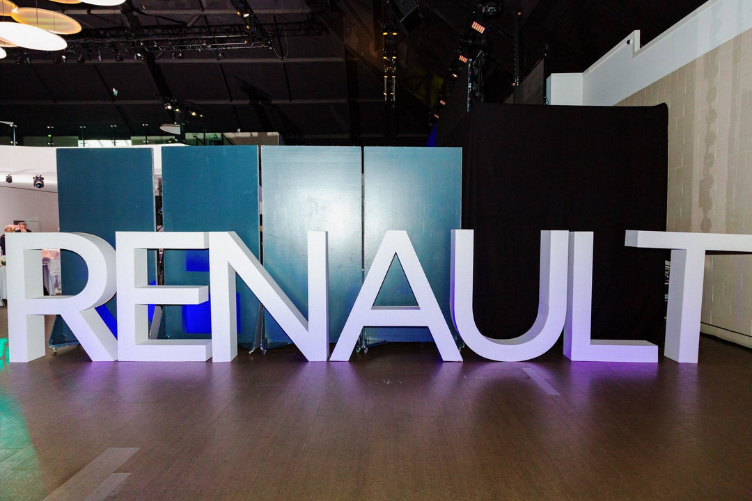 Kartonnen letters voor Renault
