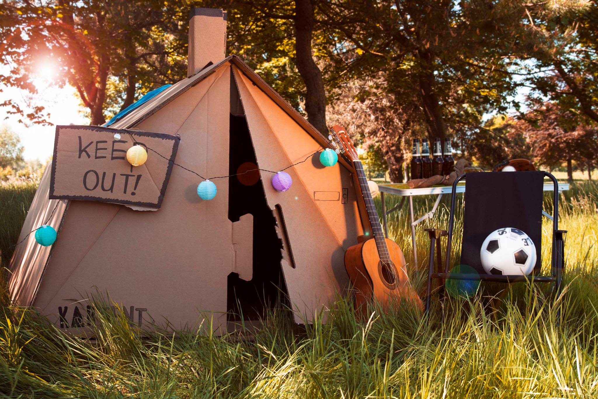 Das Festivalzelt aus Pappe KarTent  Kartent