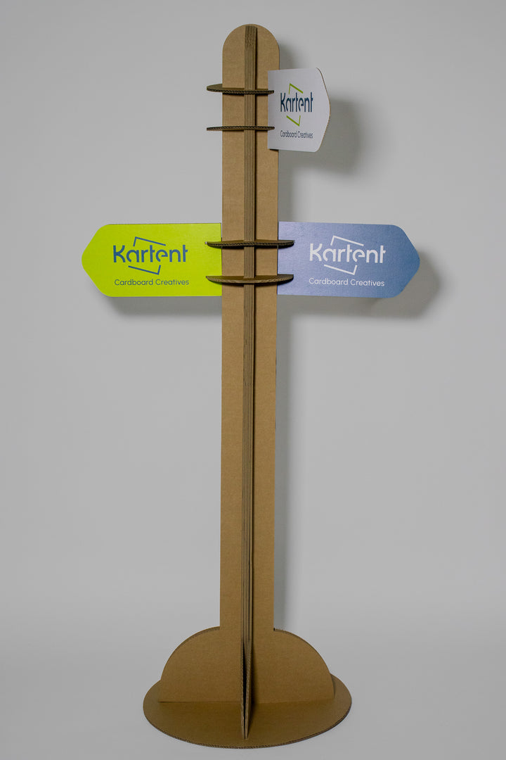 Kartonnen grote wegwijzer