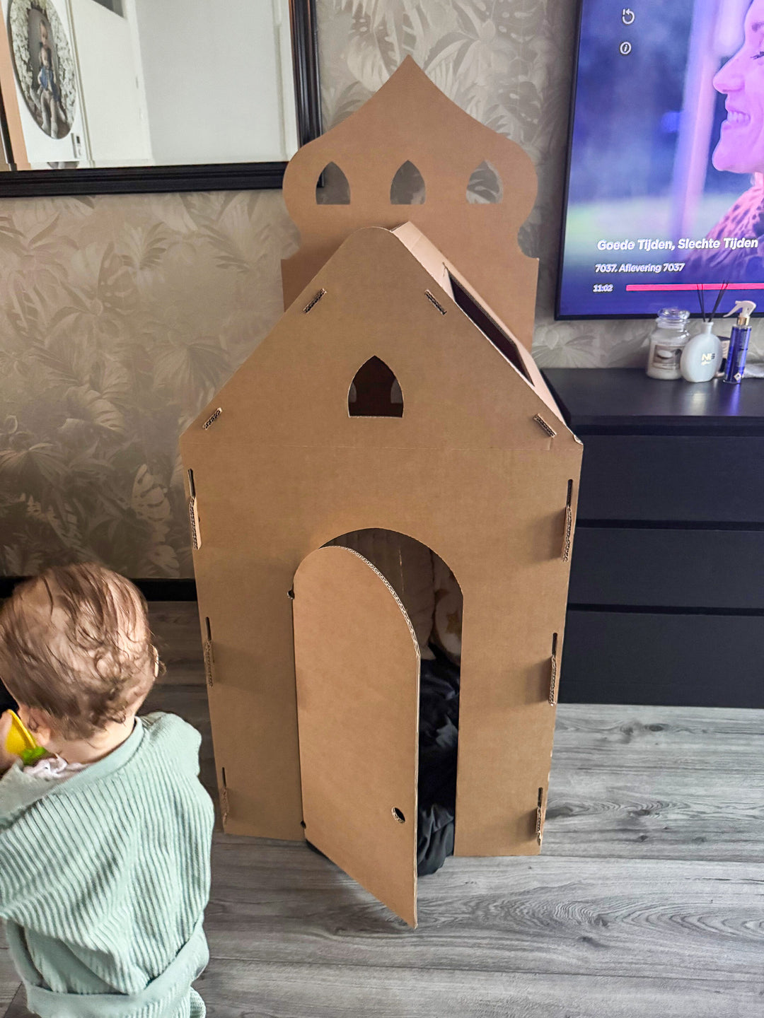 Arabisches Spielhaus aus Pappe