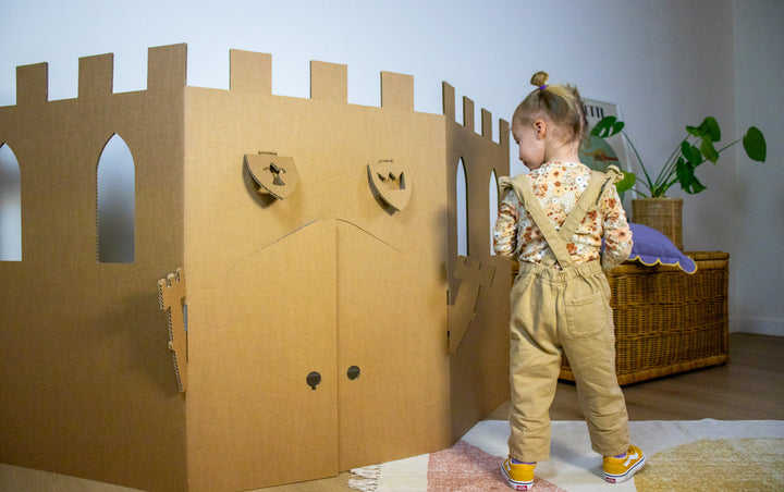 Burgmauer aus Pappe