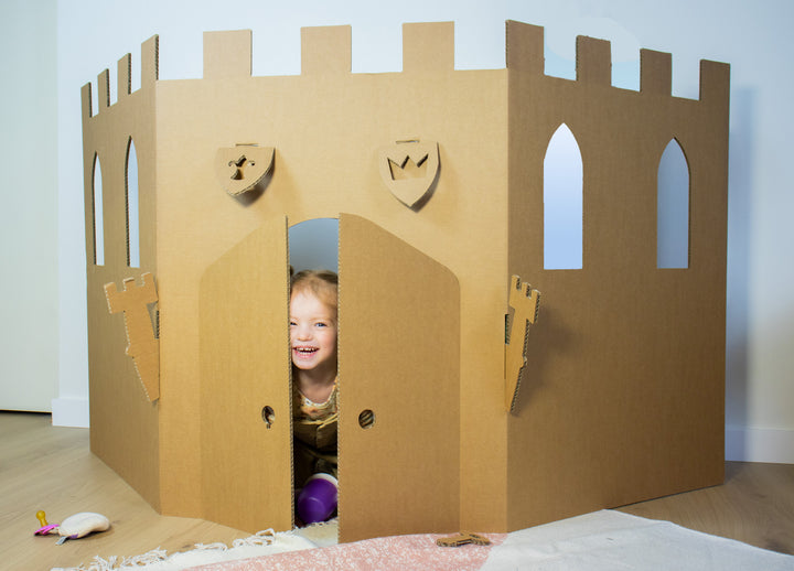 Burgmauer aus Pappe