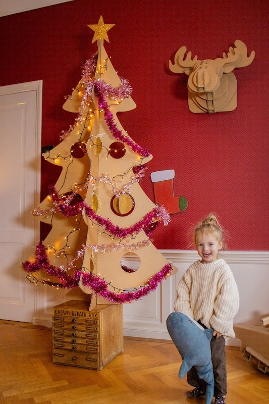 Weihnachtsbaum aus Pappe