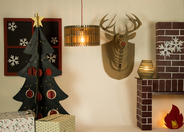 Weihnachtsbaum aus Pappe
