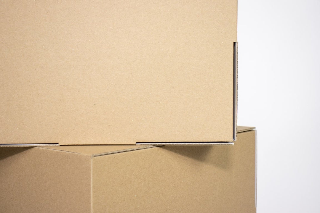 Kartonnen bedrukte stapelkubus op maat dicht