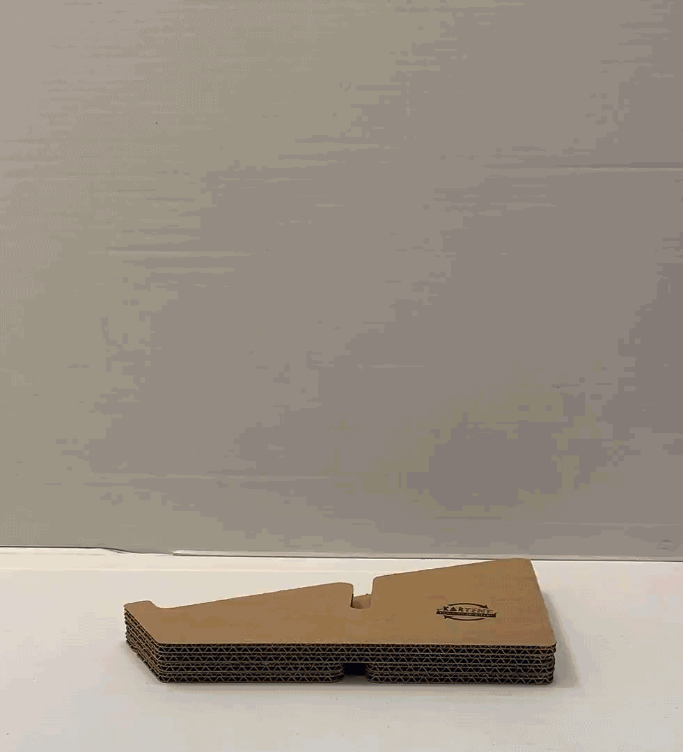 Kartonnen laptop standaard kruis