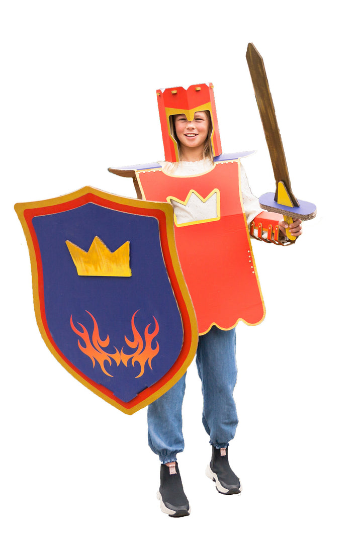 Ritterkostüm aus Pappe