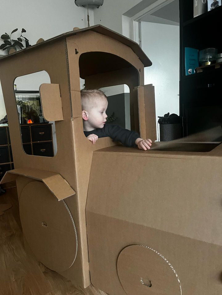 Traktor aus Pappe