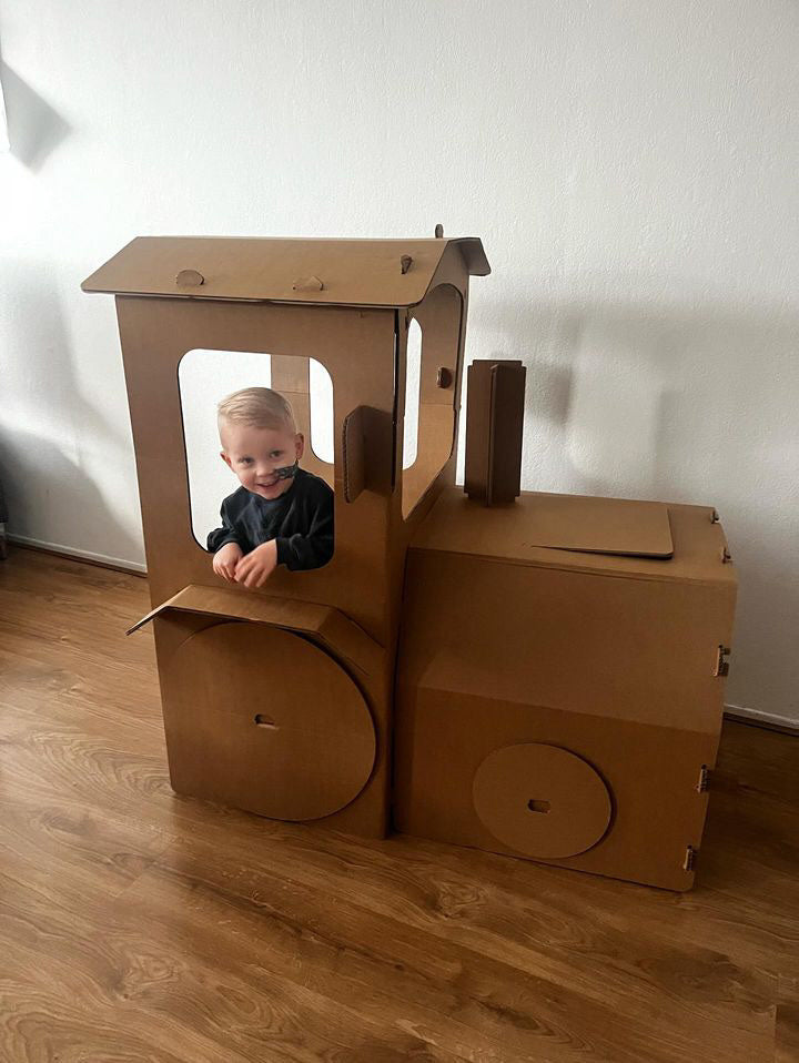 Traktor aus Pappe