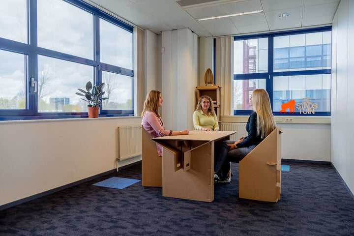 Kartonnen pop-up tafel