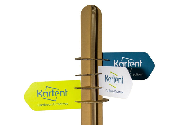 Kartonnen grote wegwijzer