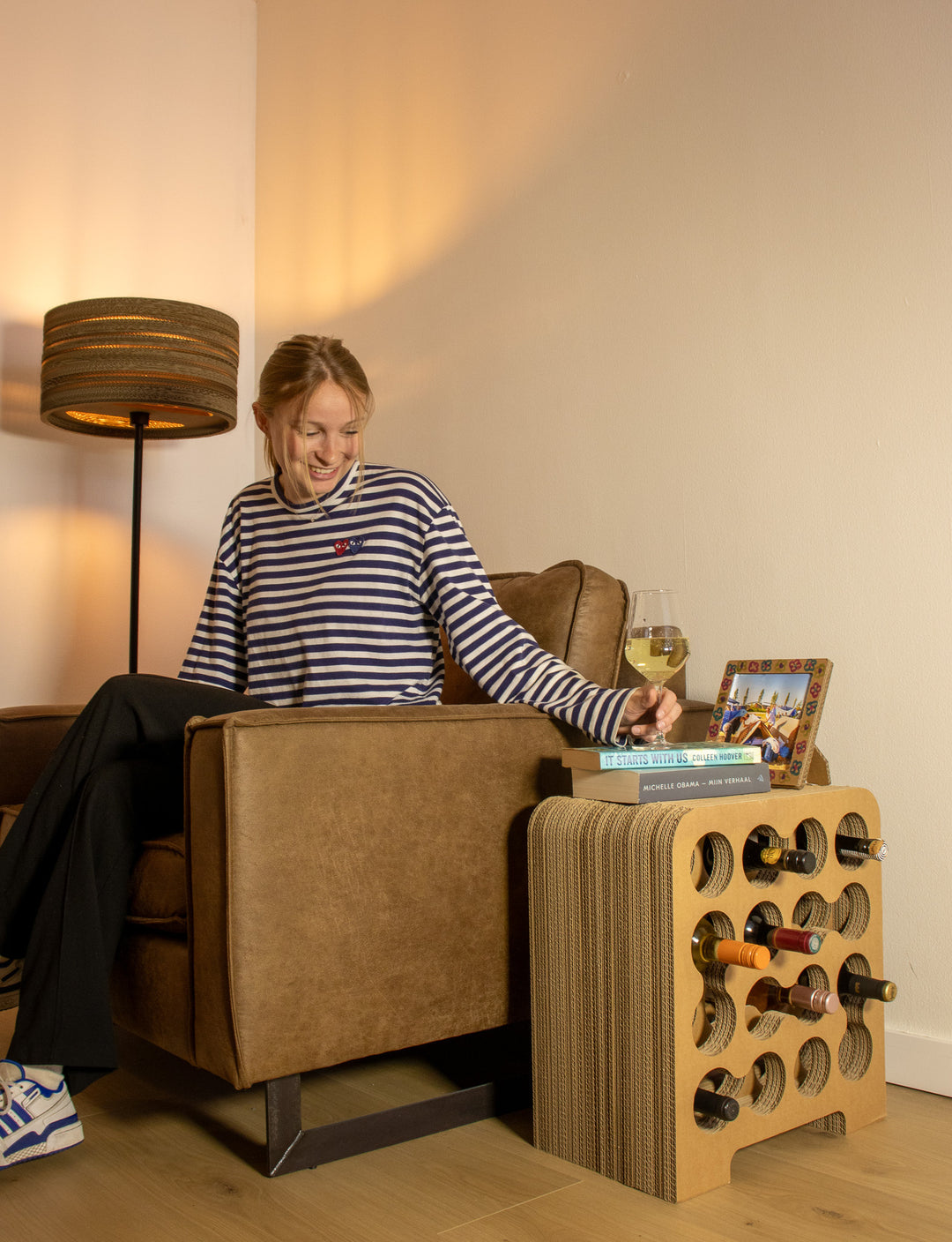 Weinregal aus Wellpappe