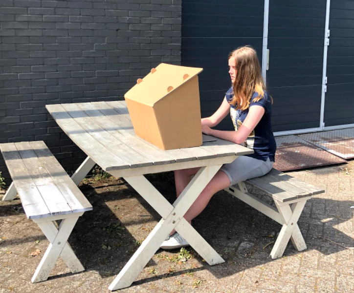 Kartonnen laptop zonnescherm