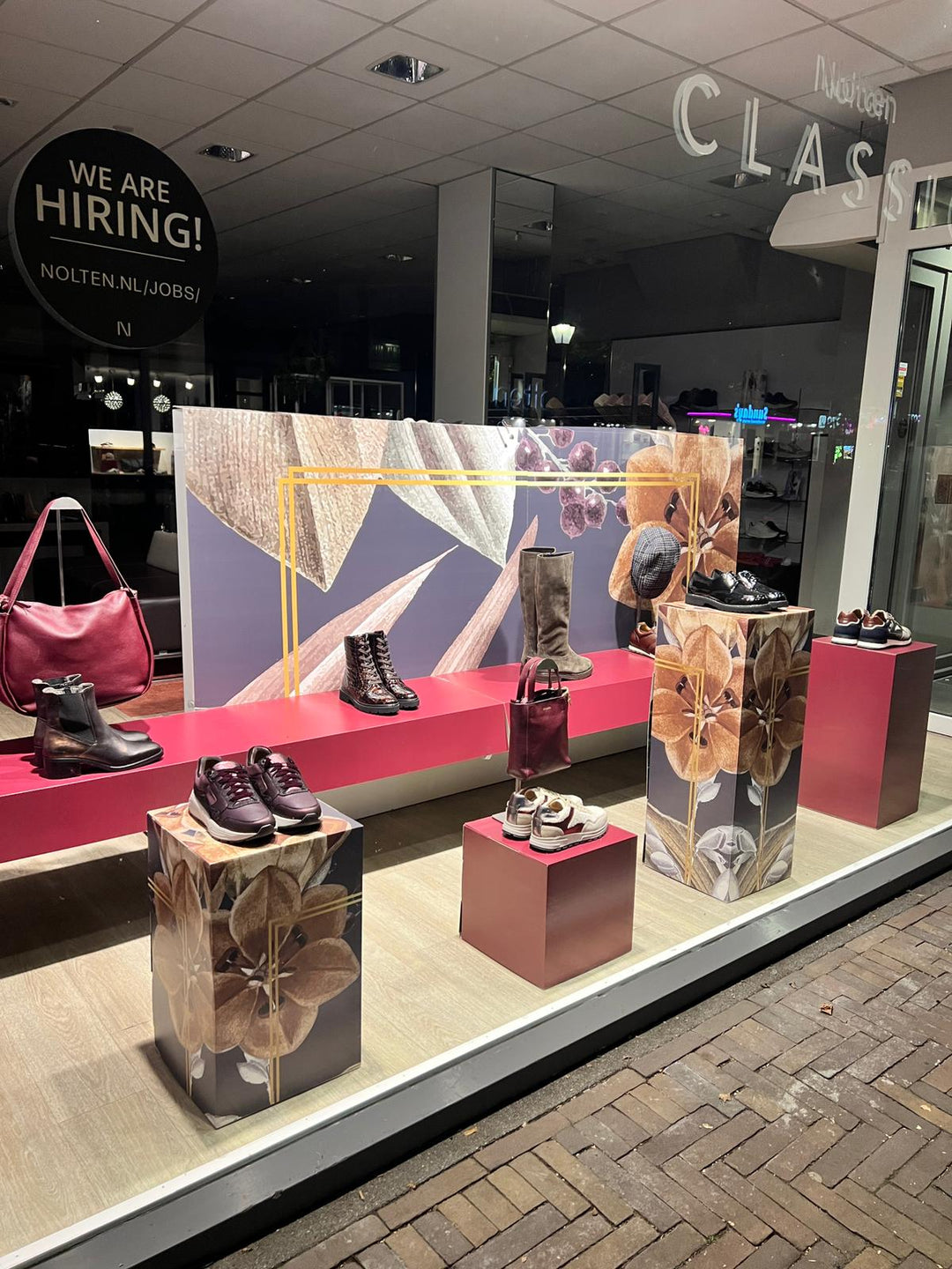 Nieuwe etalage sokkels voor Nolten