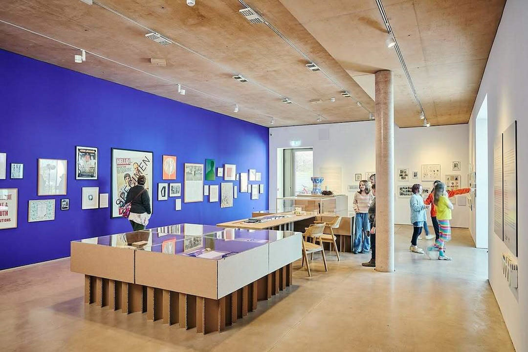 Karton in de kunstwereld voor Pearce+