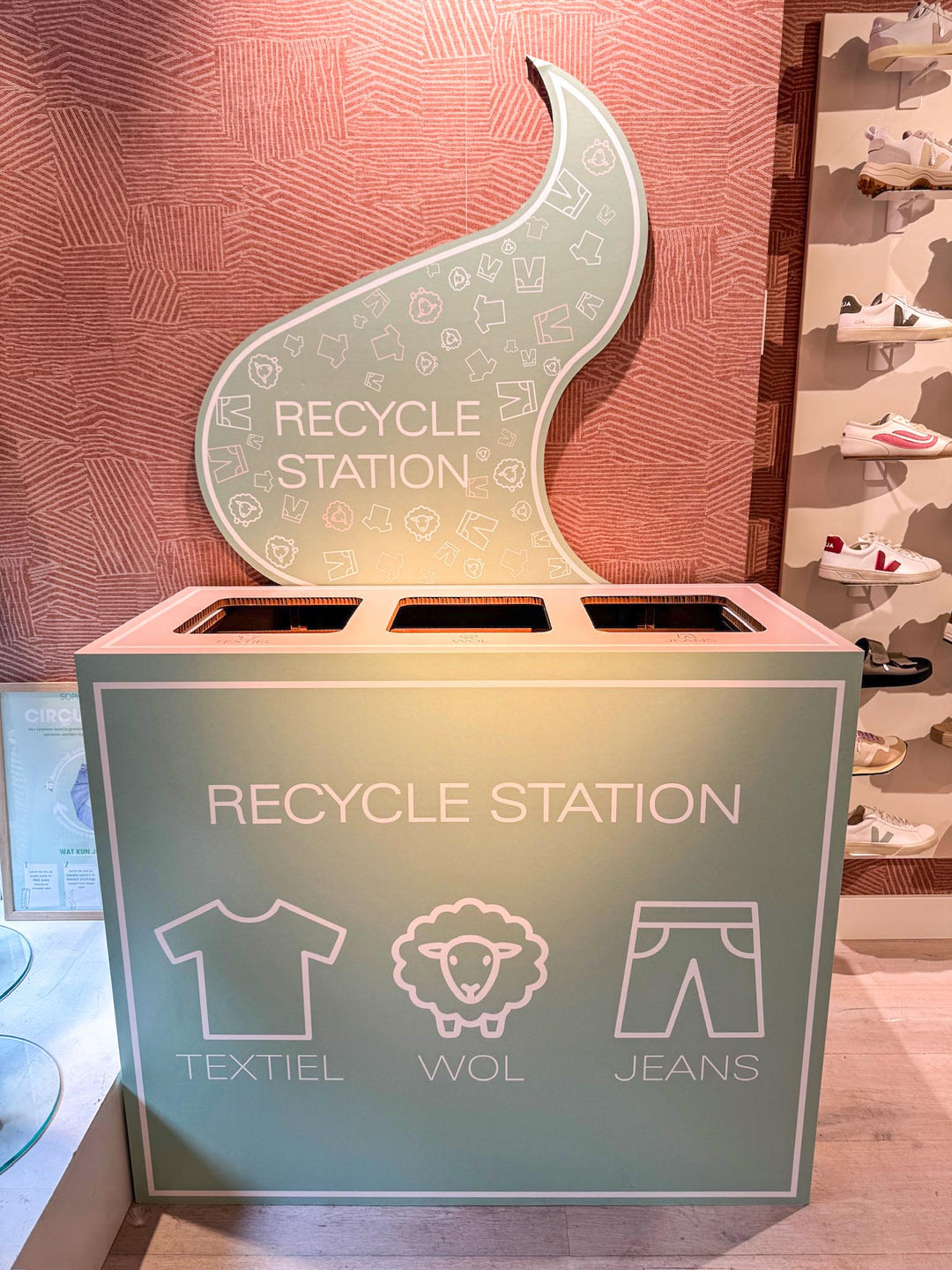 Recycle station voor Sophie Stone