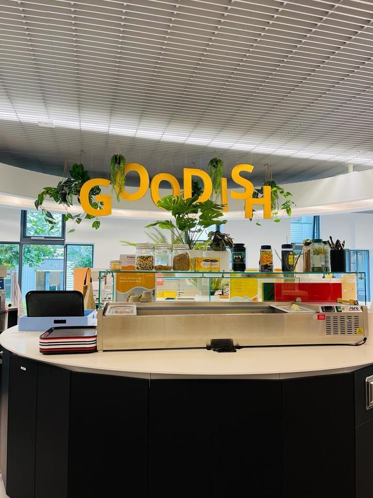 Hangende letters voor Appel