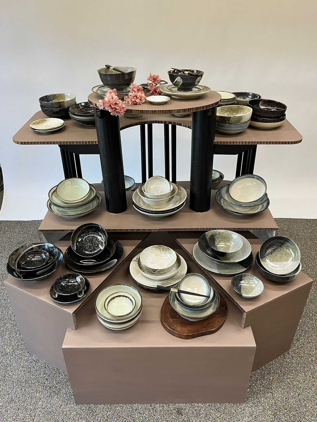 Servies display voor CNB Enterprises