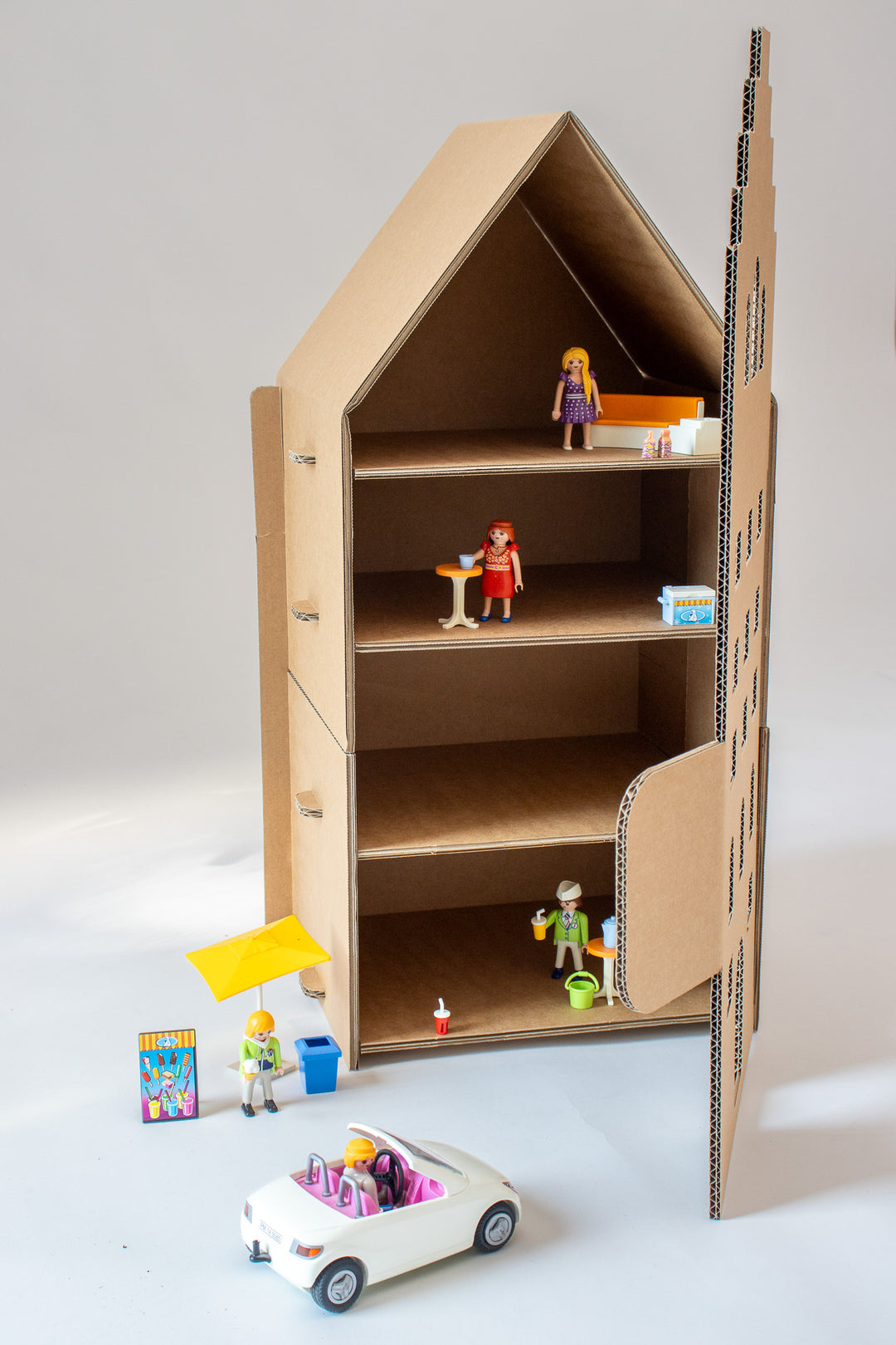 Kartonnen Amsterdams poppenhuis