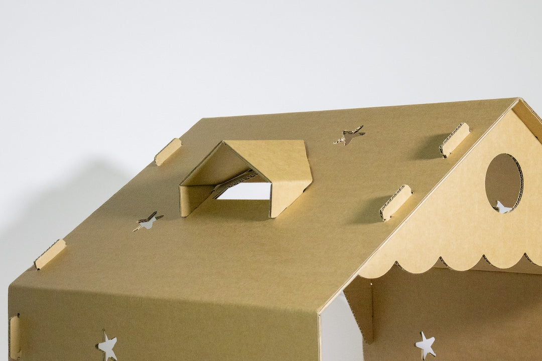 Kartonnen kinderbed huis