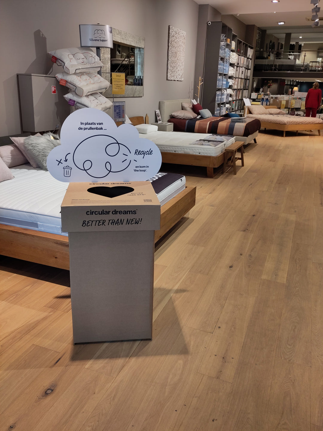 Bedtextiel-Inzamelbakken-voor-Circular-Dreams-1