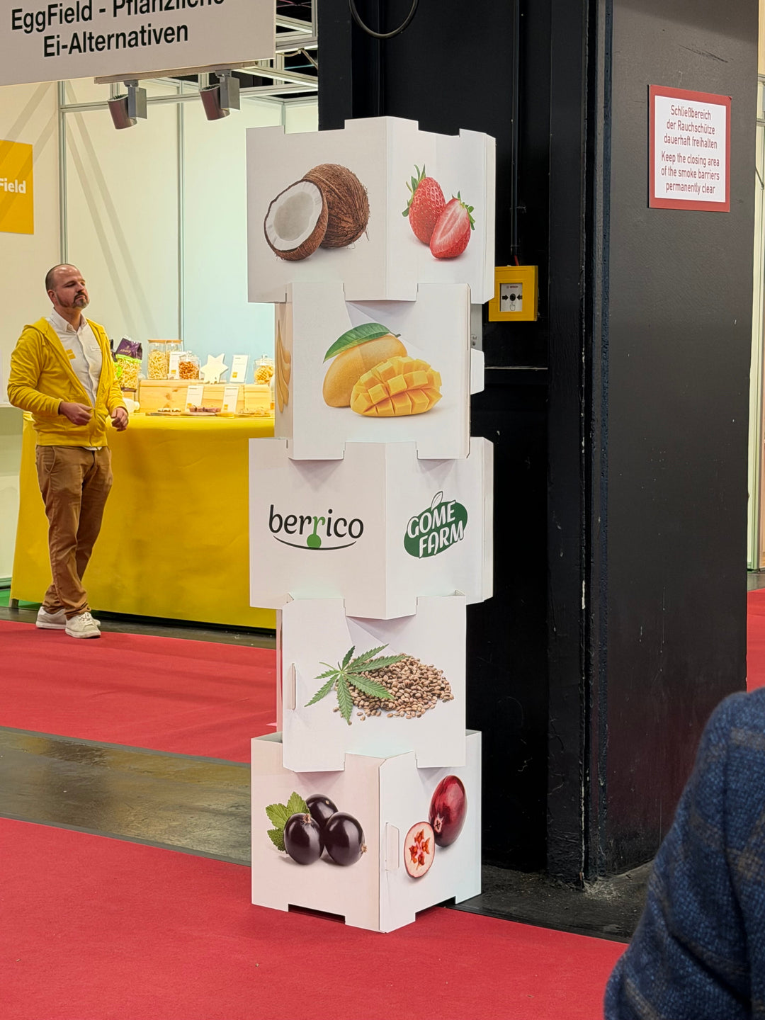 Kartonnen bedrukte stapelkubus open