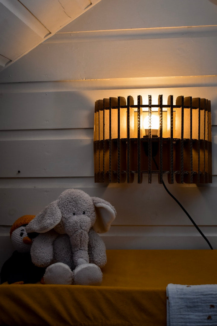 Kartonnen delft wandlamp