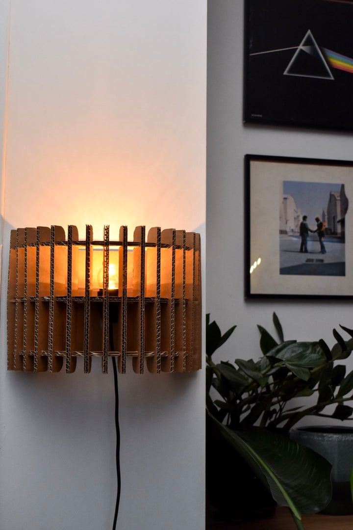 Kartonnen delft wandlamp