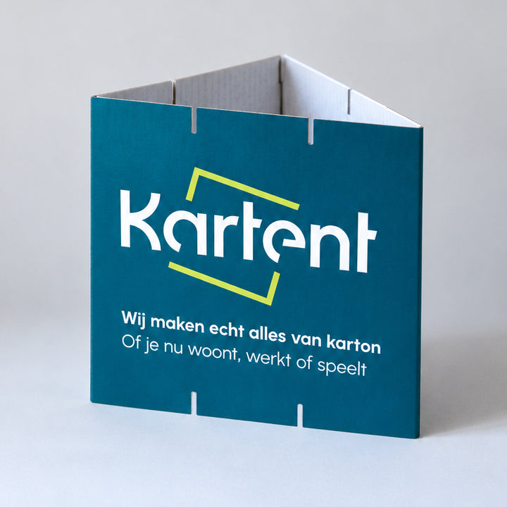 Dreieckdisplay mit Kartonaufdruck