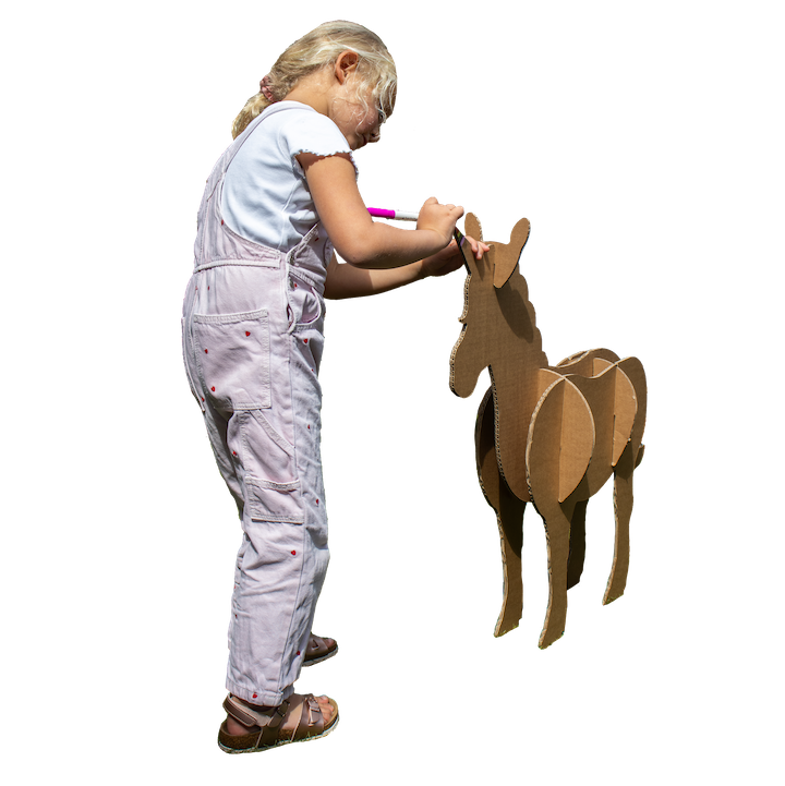 Einhorn aus Pappe