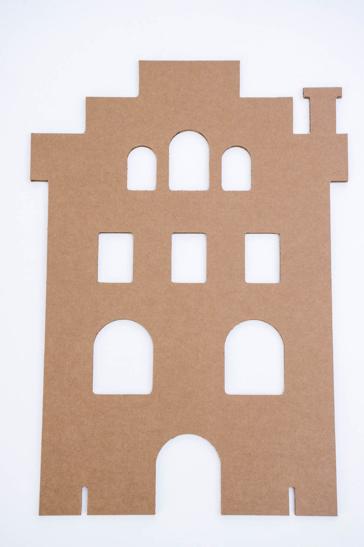 Kartonnen grachtenpand (raam)versiering