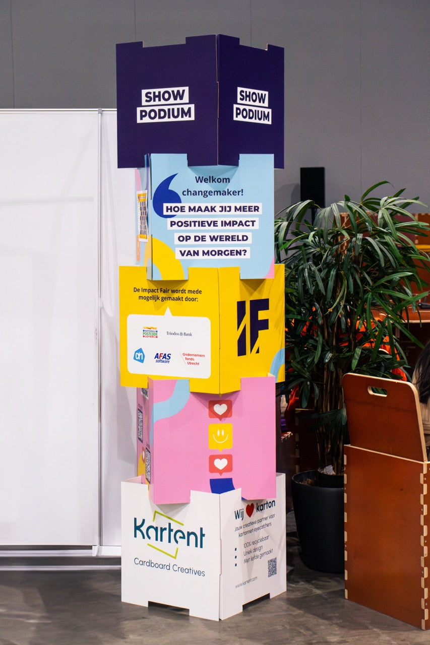 Kartonnen bedrukte stapelkubus open
