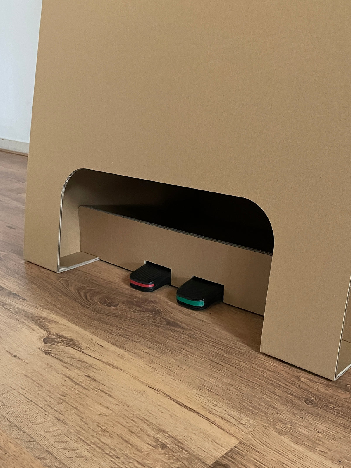 Cardboard tablet holders for VoxCollector – Kartent