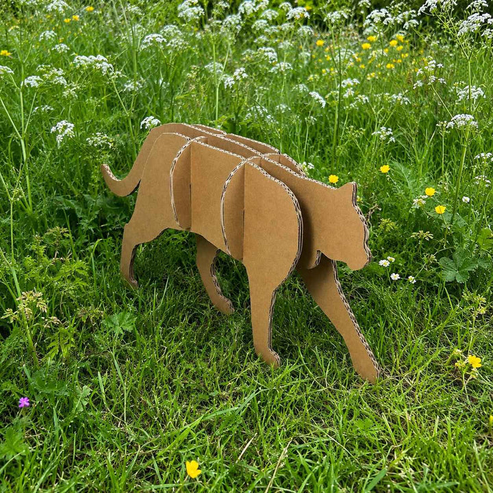 Katze aus Pappe