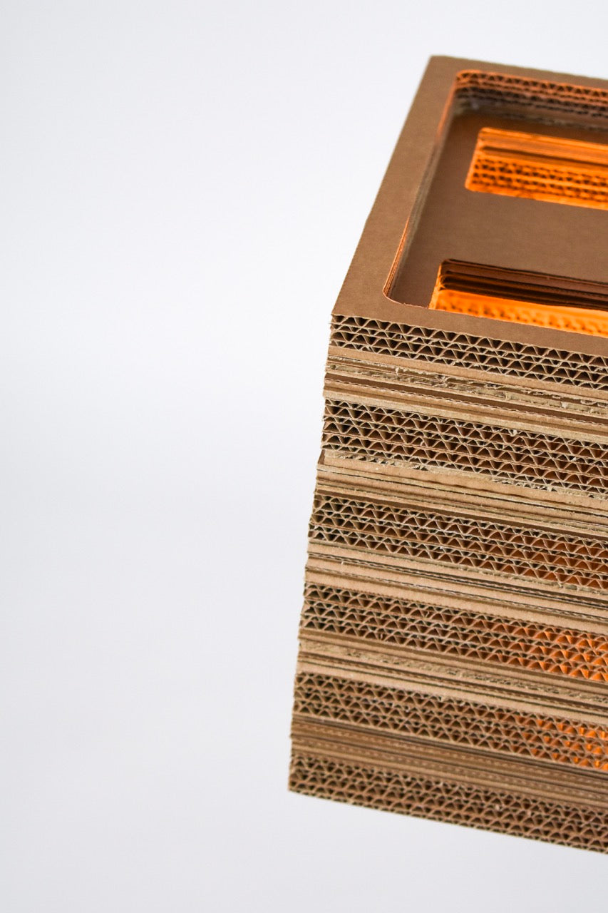 Kartonnen kraggenburg lamp