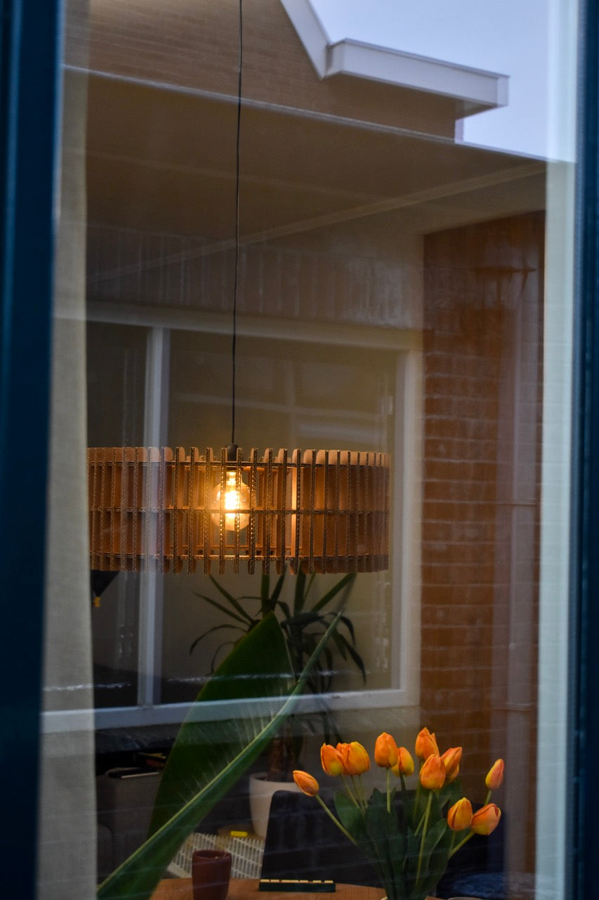 Kartonnen leeuwarden lamp