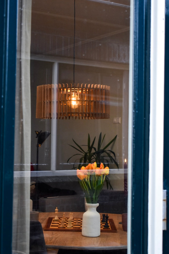 Kartonnen leeuwarden lamp