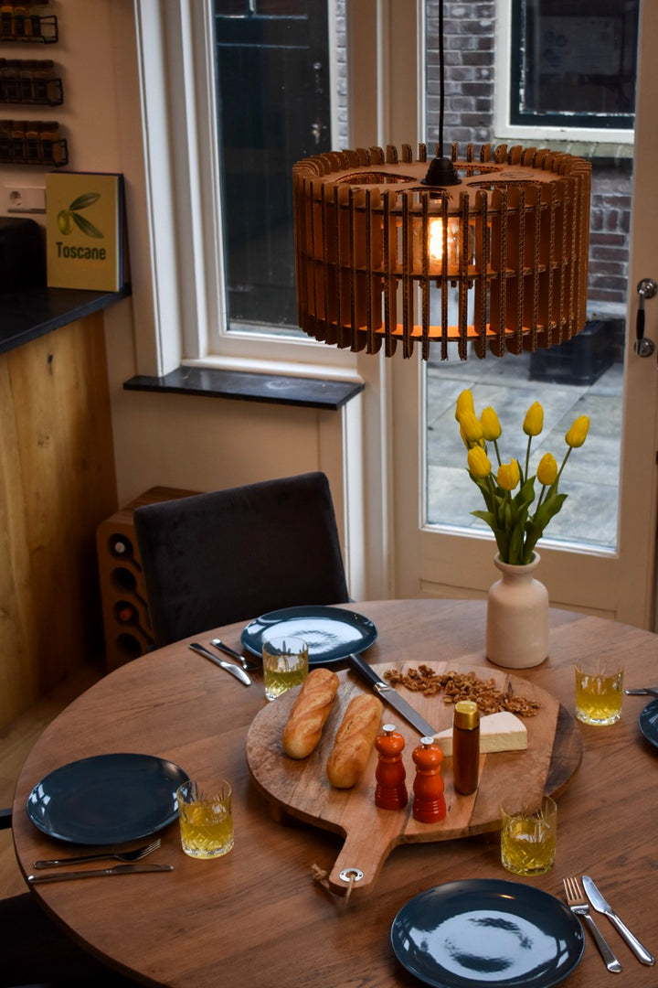 Kartonnen leeuwarden lamp