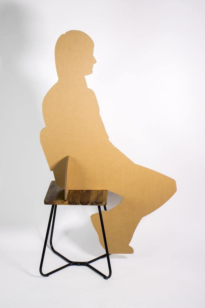 Kartonnen levensgroot figuur - zittend