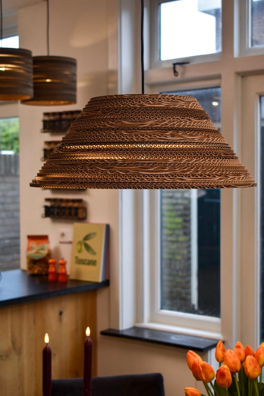 Kartonnen liempde lamp