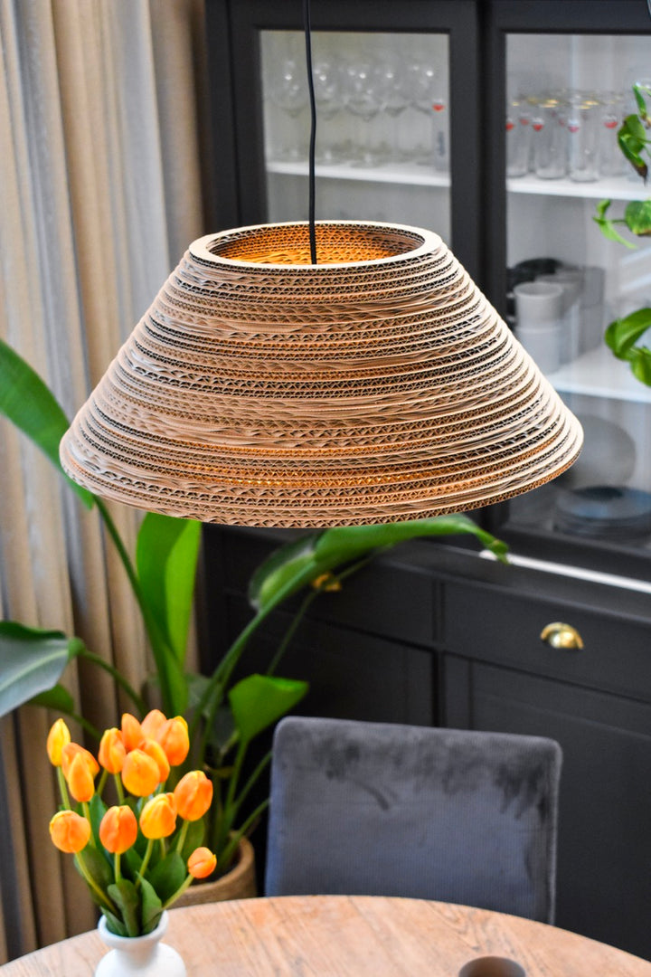 Kartonnen liempde lamp