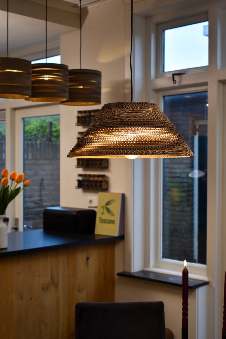 Kartonnen liempde lamp