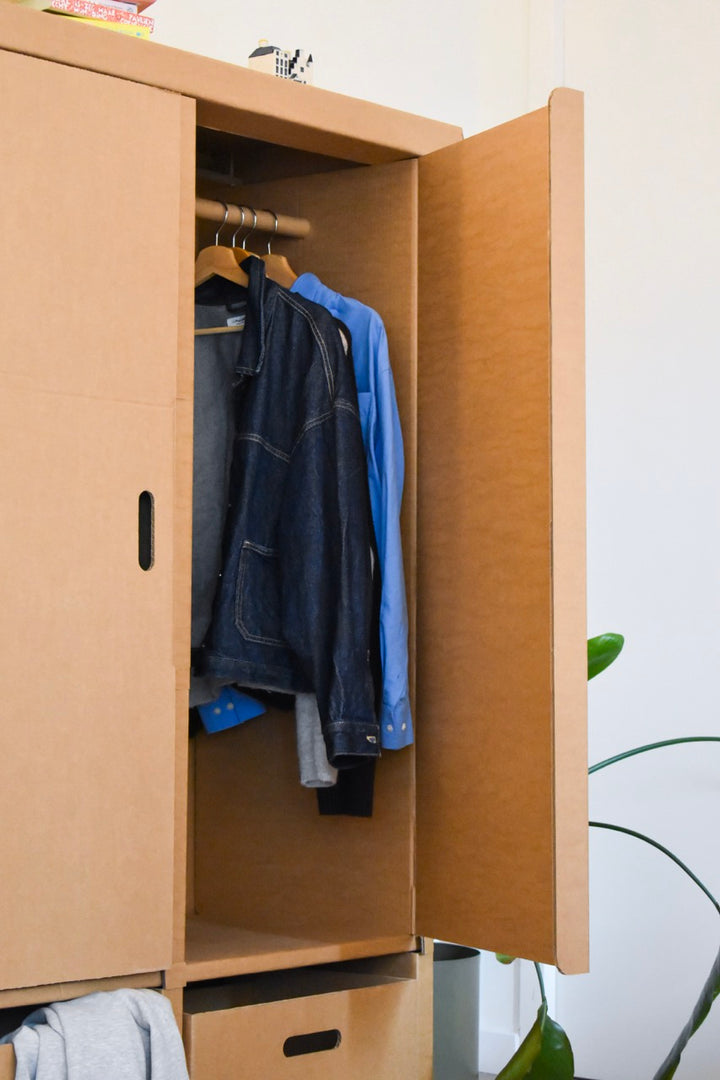 Kleiderschrank aus Karton