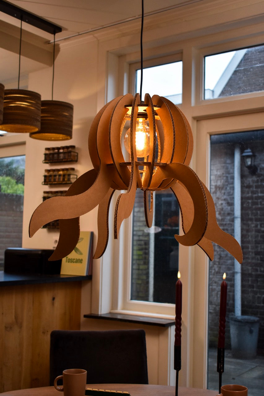 Octo Lampe aus Pappe