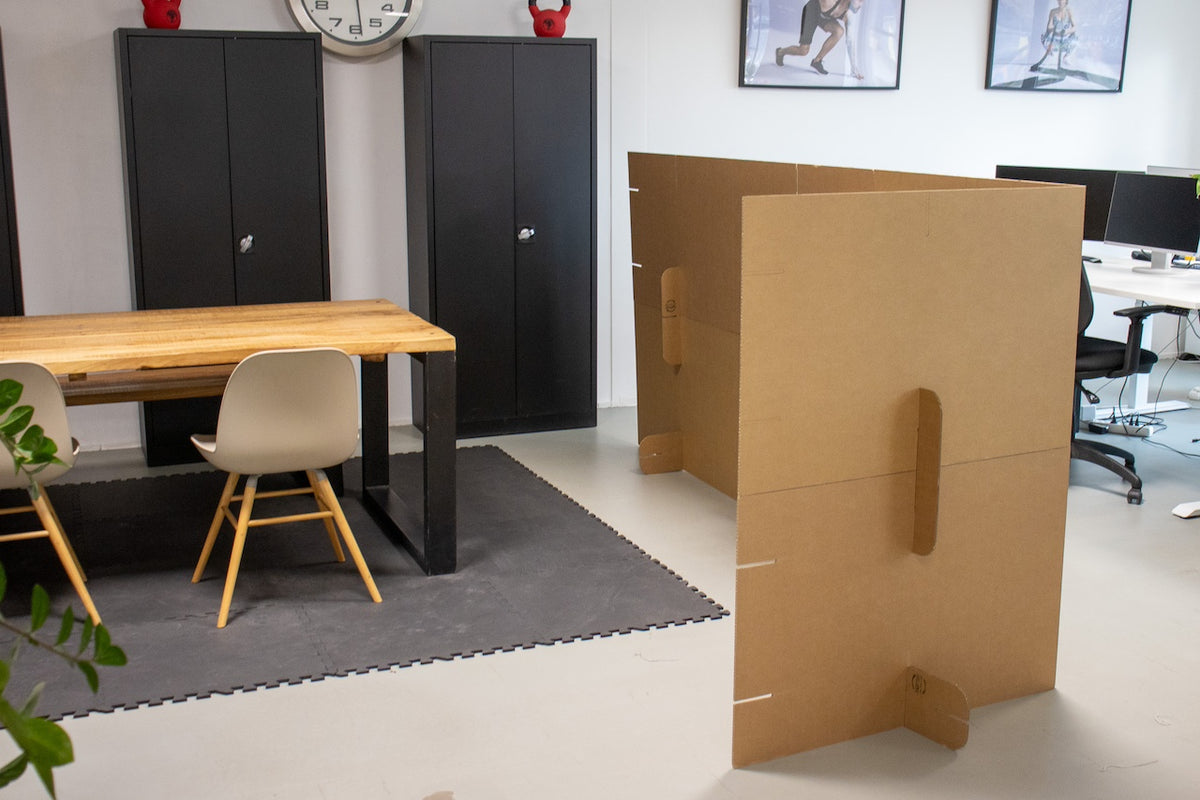 Ode-aan-de-thuiswerker:-werk-slim-met-kartonnen-creaties!-3