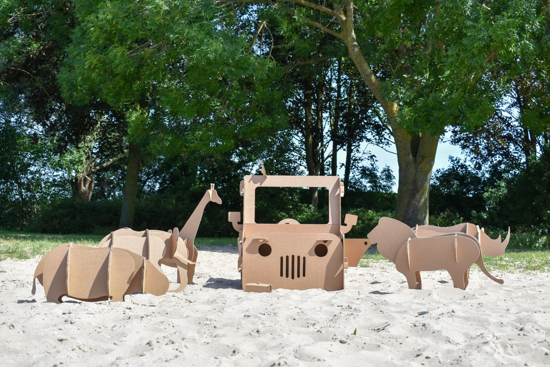 kartonnen jeep en safaridieren