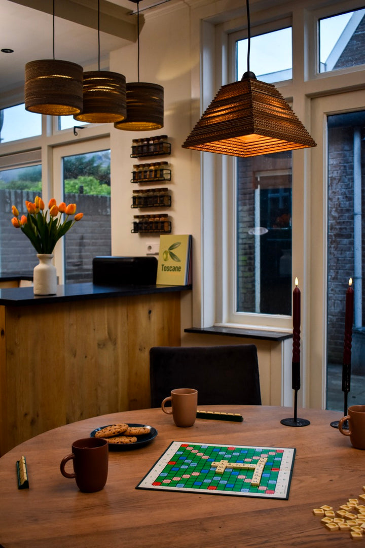 Kartonnen stavern lamp