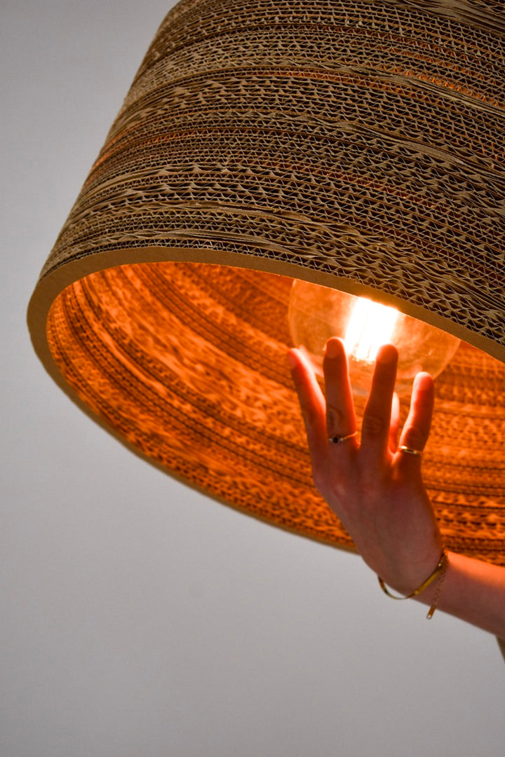 Kartonnen tolmin lamp