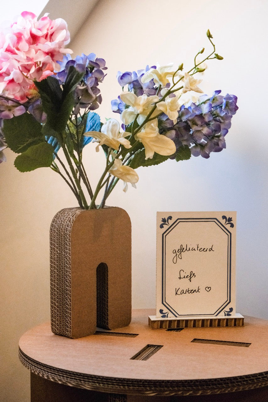 Cardboard birthday card & greeting card